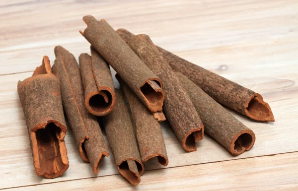bark-Cinnamomum-cassia-plant-spice Cinnamon